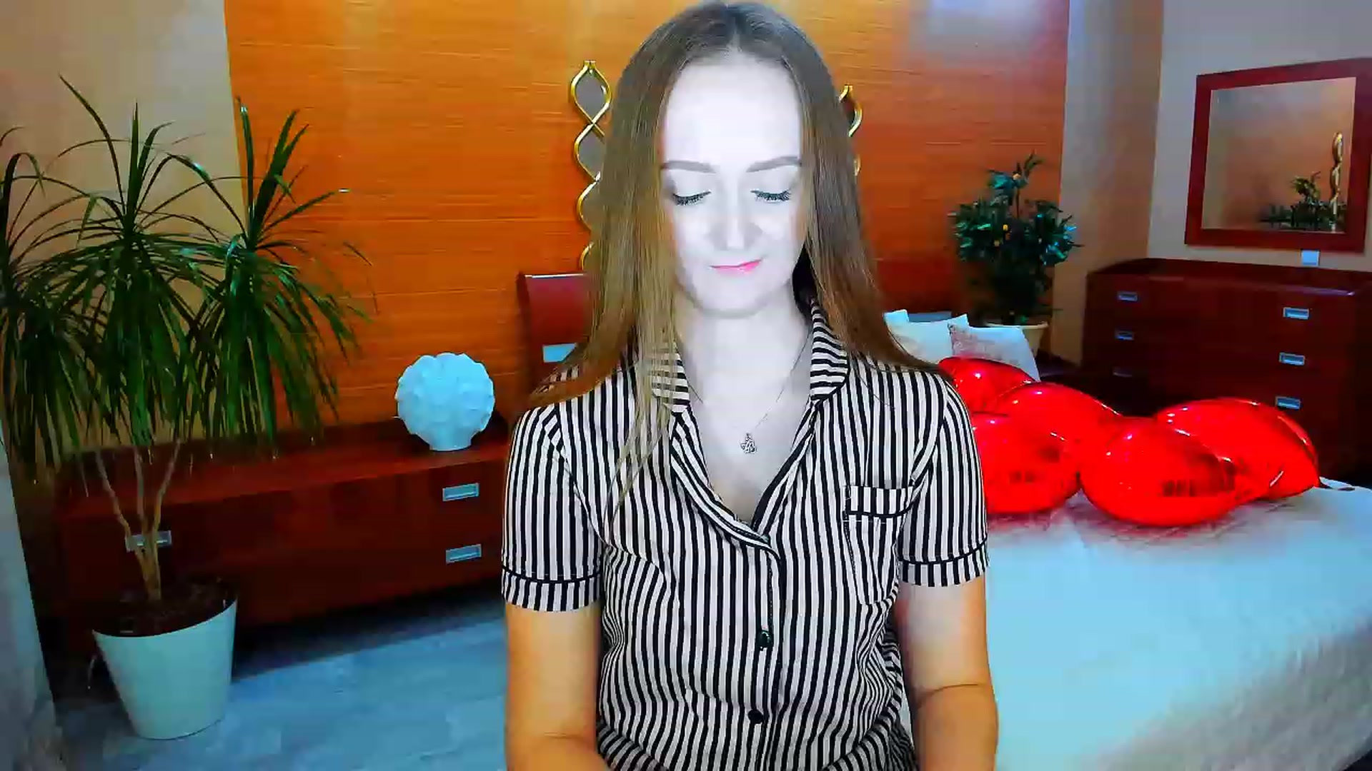 Gallery image thumbnail from TellMe_Yes's myfreecams stream on, 04/24/2023, 01:35 image 20 of 20