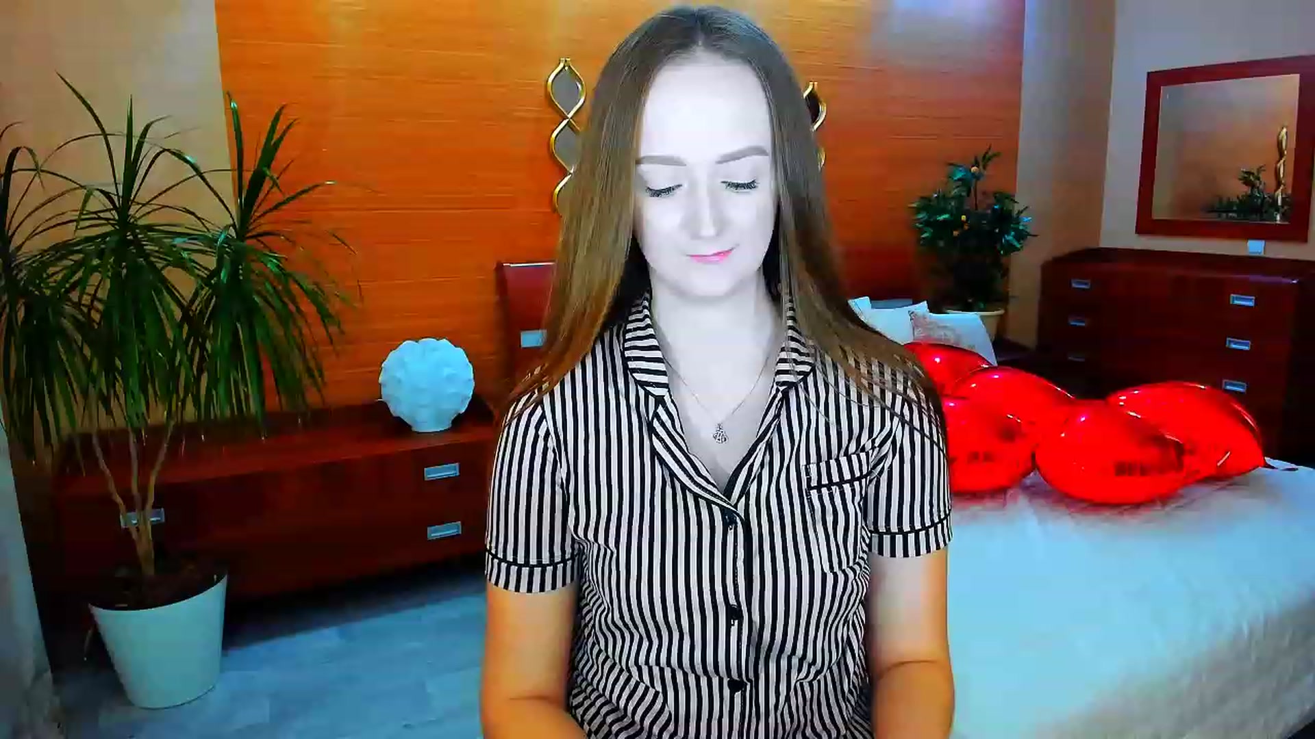 Gallery image thumbnail from TellMe_Yes's myfreecams stream on, 04/24/2023, 02:08 image 9 of 20