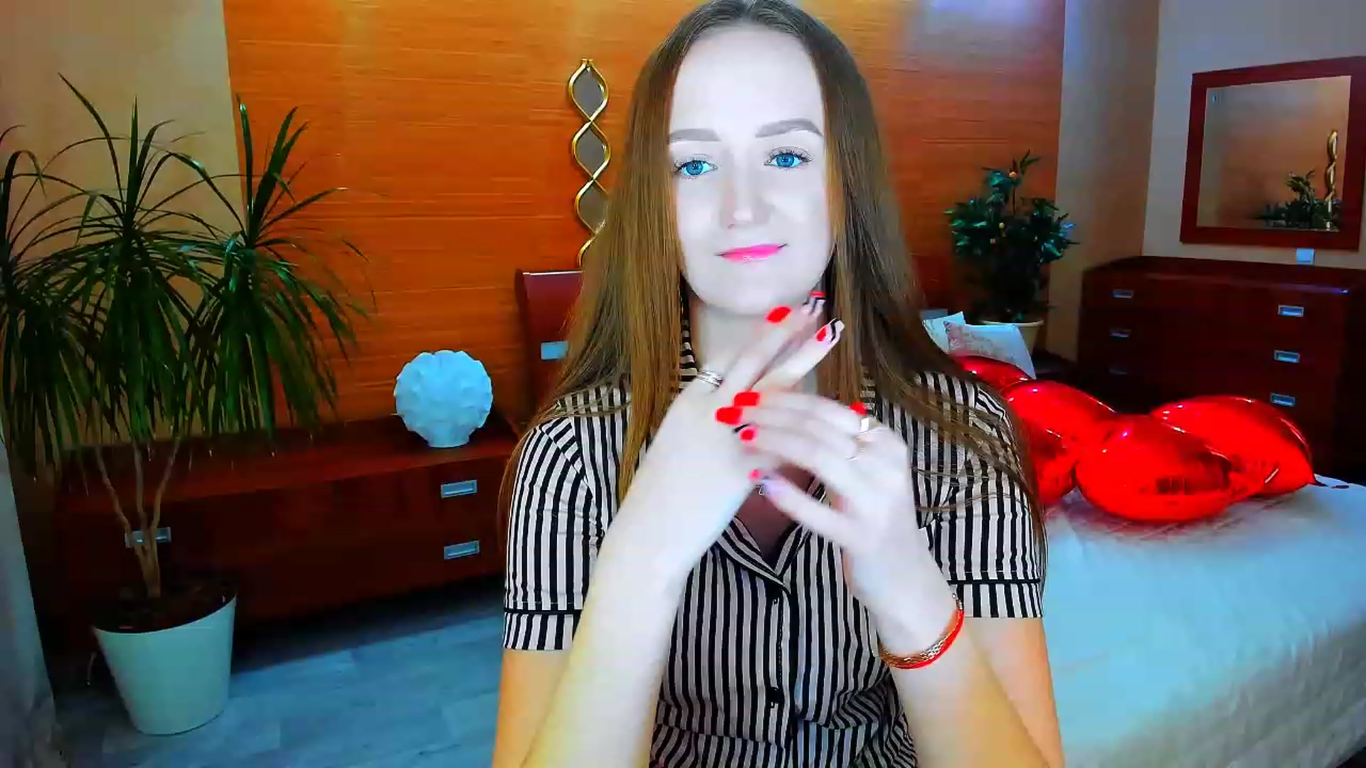 Gallery image thumbnail from TellMe_Yes's myfreecams stream on, 04/24/2023, 02:08 image 10 of 20