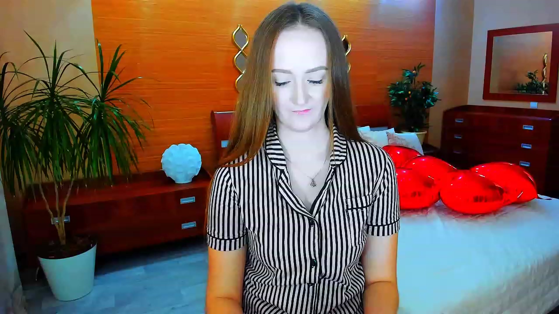 Gallery image thumbnail from TellMe_Yes's myfreecams stream on, 04/24/2023, 02:08 image 14 of 20