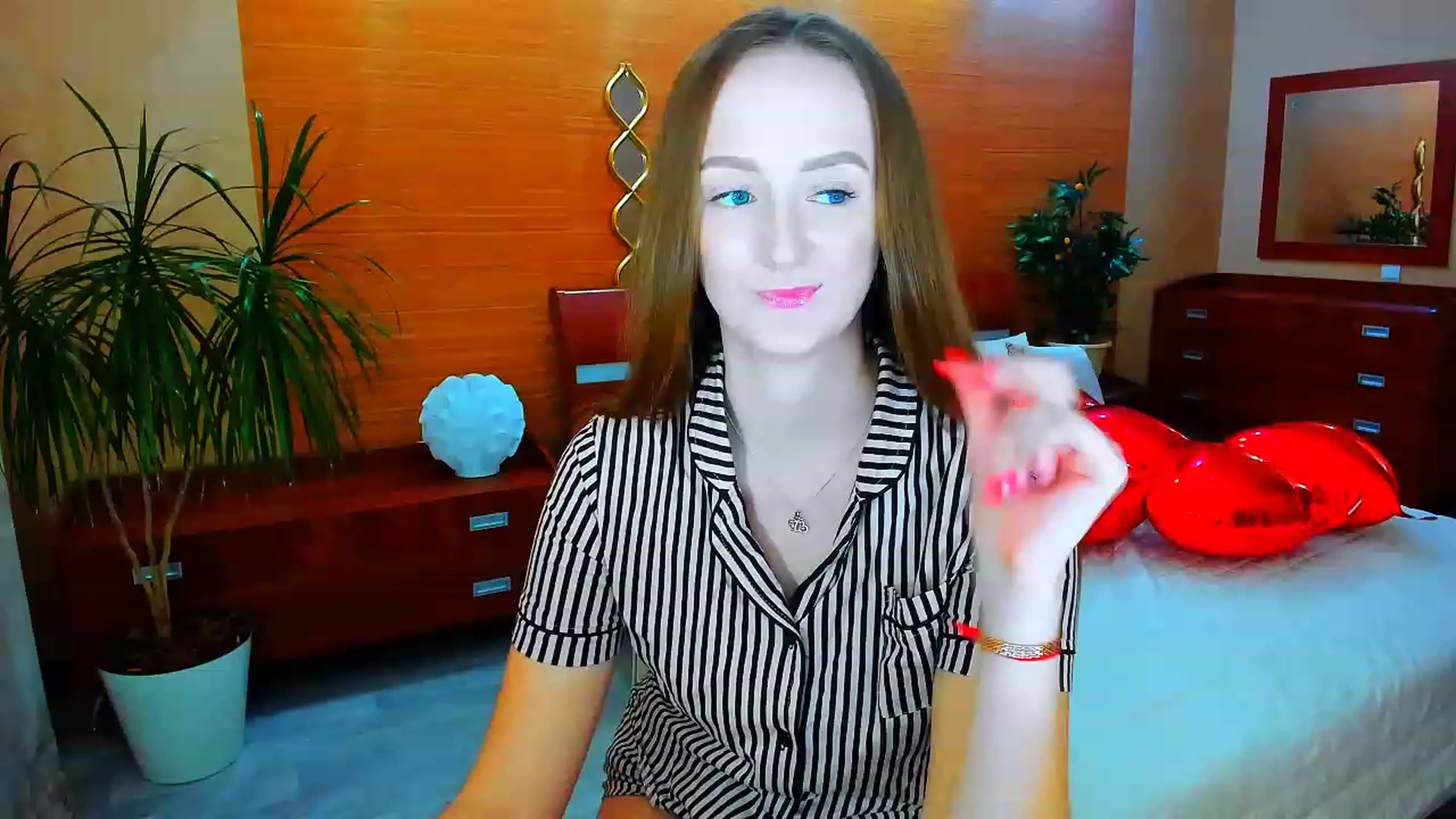 Gallery image thumbnail from TellMe_Yes's myfreecams stream on, 04/24/2023, 02:08 image 7 of 20