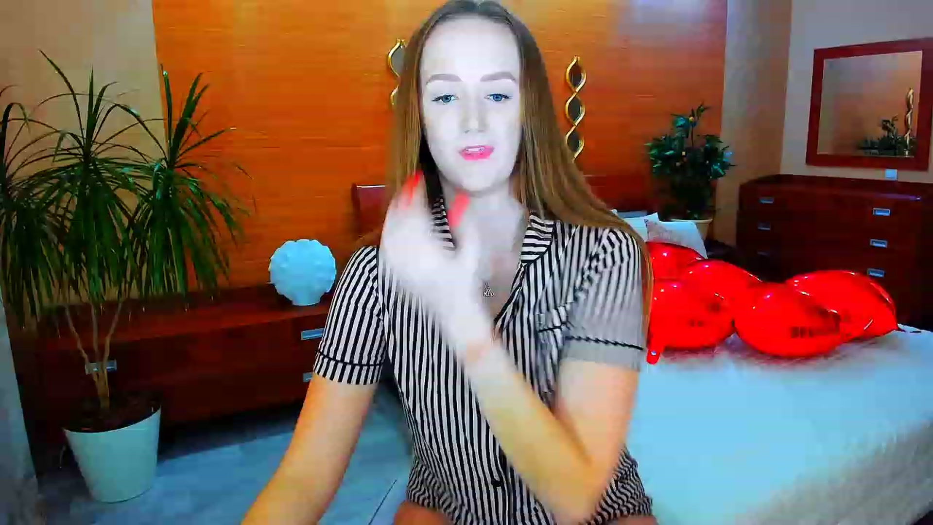 Gallery image thumbnail from TellMe_Yes's myfreecams stream on, 04/24/2023, 02:08 image 5 of 20