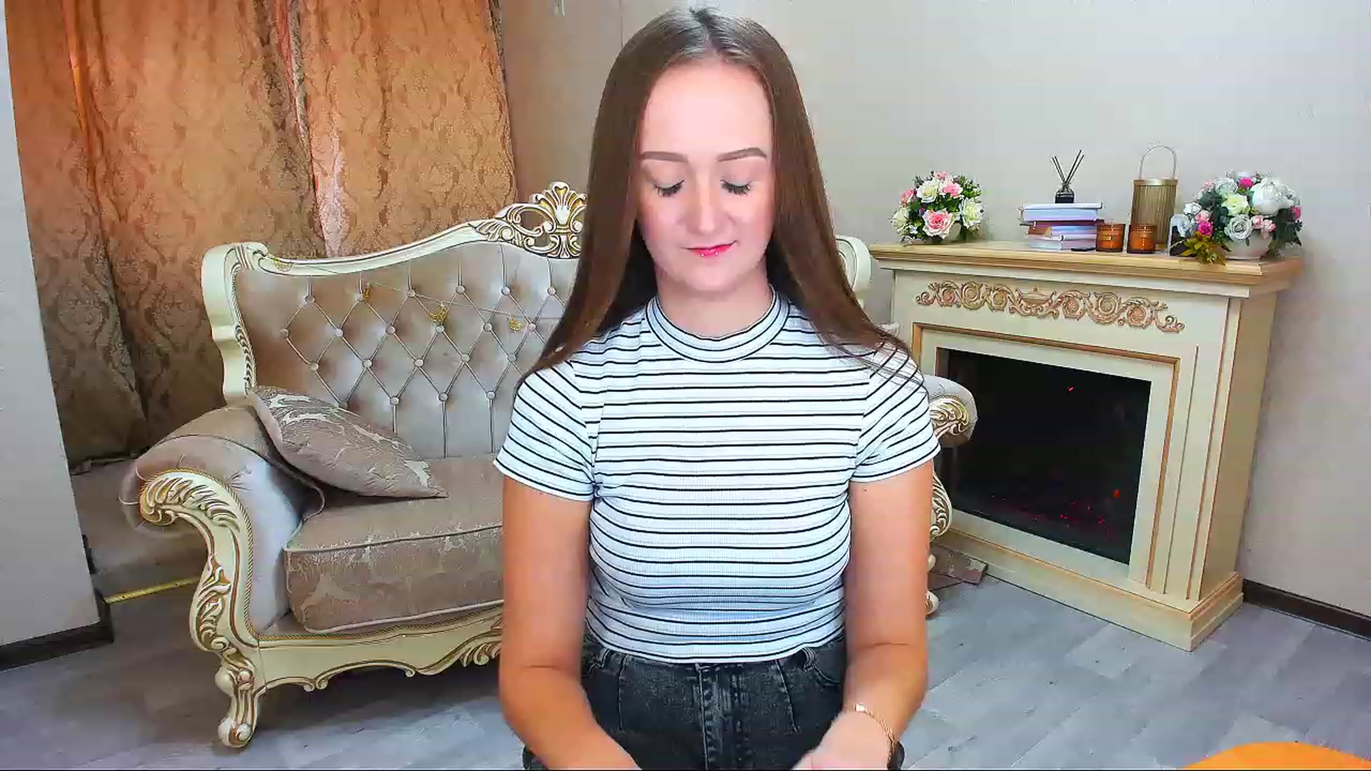 Gallery image thumbnail from TellMe_Yes's myfreecams stream on, 05/03/2023, 09:42 image 4 of 20