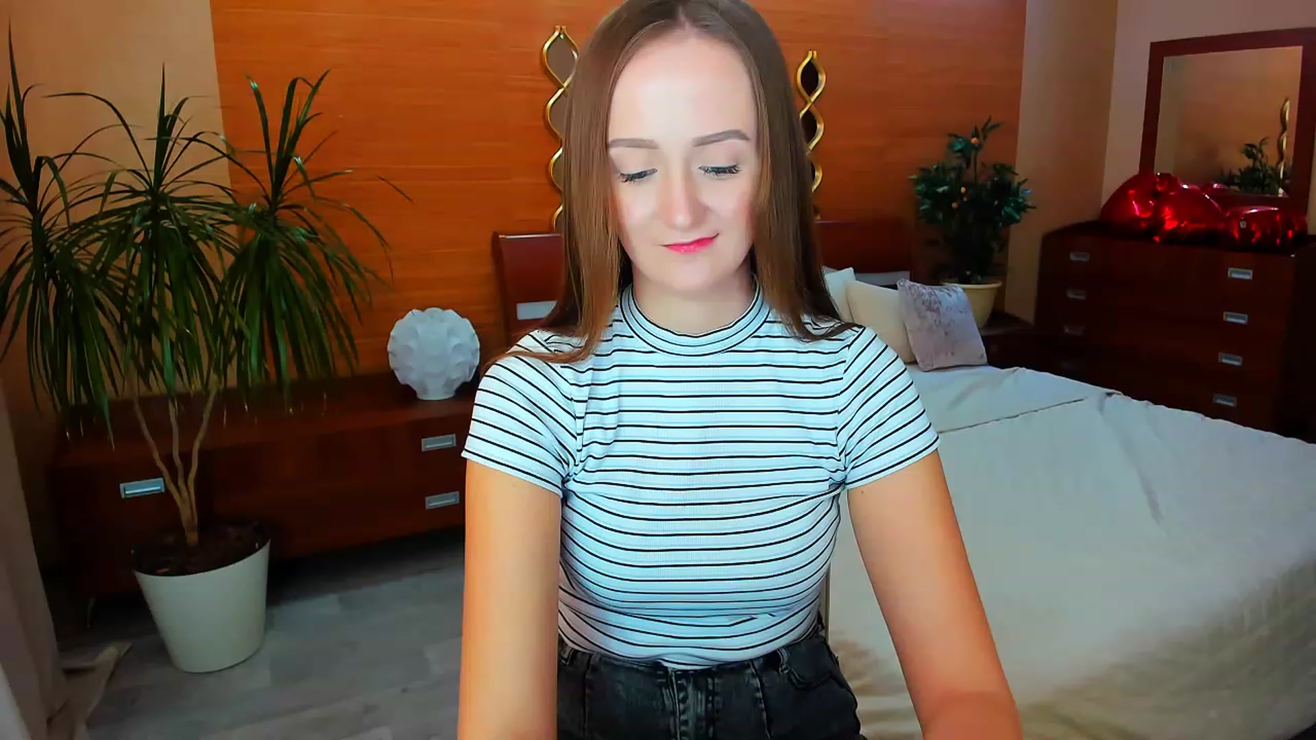 Gallery image thumbnail from TellMe_Yes's myfreecams stream on, 05/03/2023, 12:40 image 20 of 20