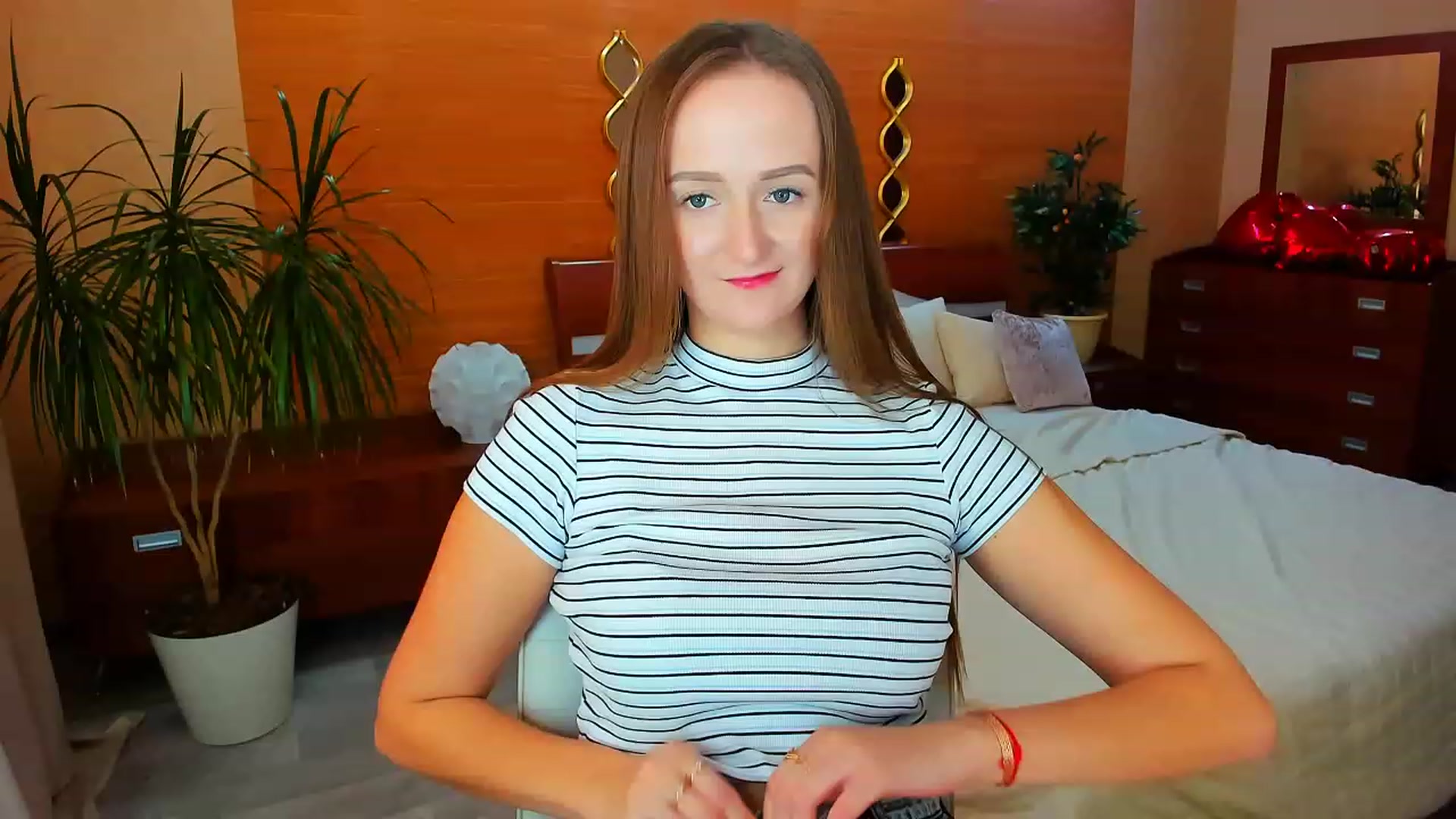 Gallery image thumbnail from TellMe_Yes's myfreecams stream on, 05/03/2023, 12:40 image 12 of 20