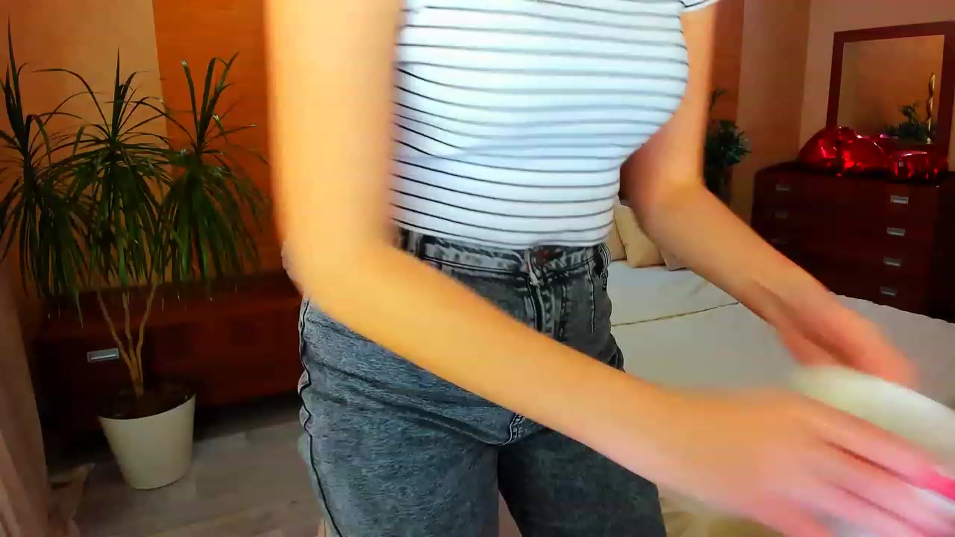 Gallery image thumbnail from TellMe_Yes's myfreecams stream on, 05/03/2023, 13:46 image 13 of 20
