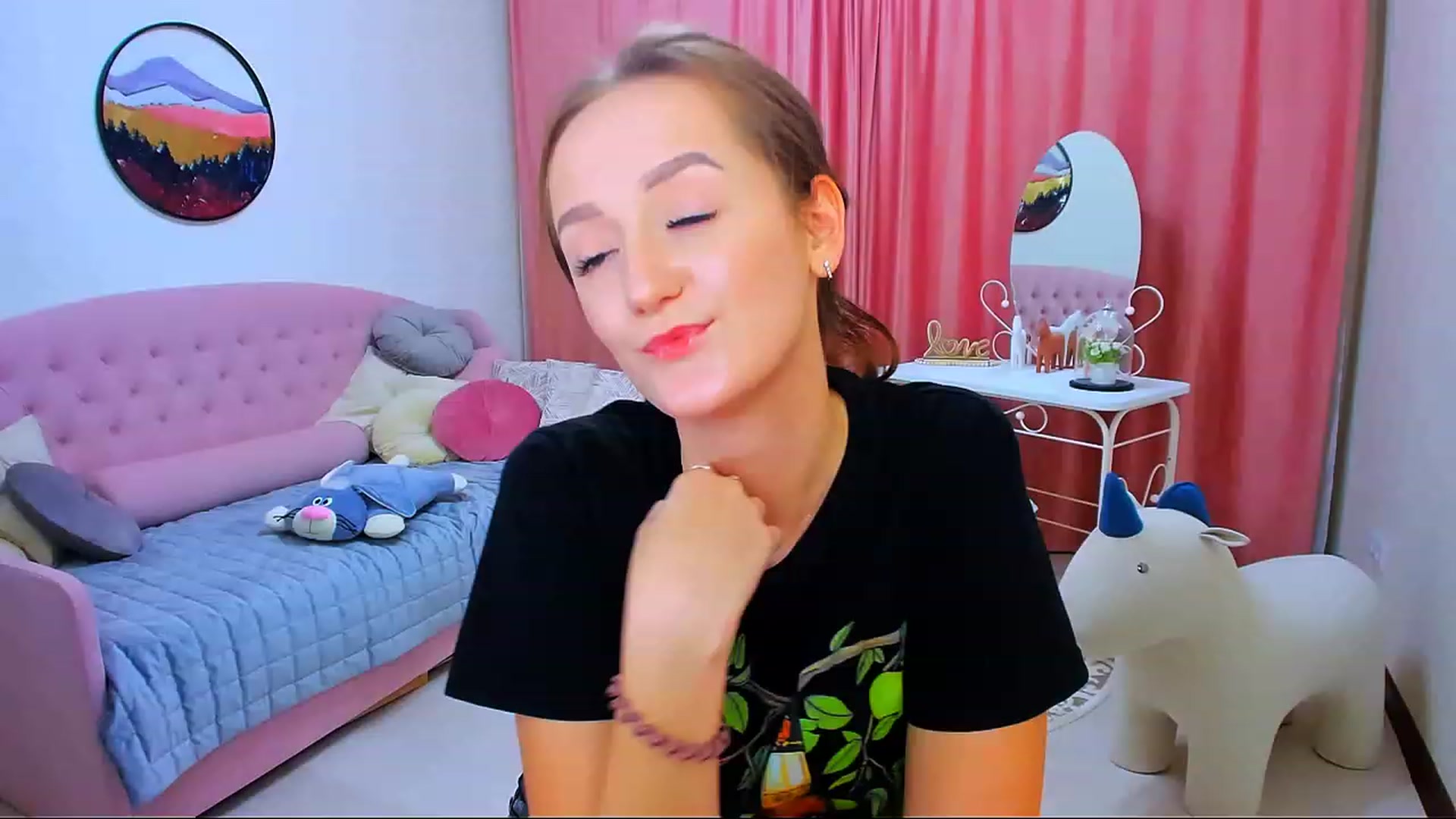 Gallery image thumbnail from TellMe_Yes's myfreecams stream on, 05/22/2023, 08:00 image 19 of 20