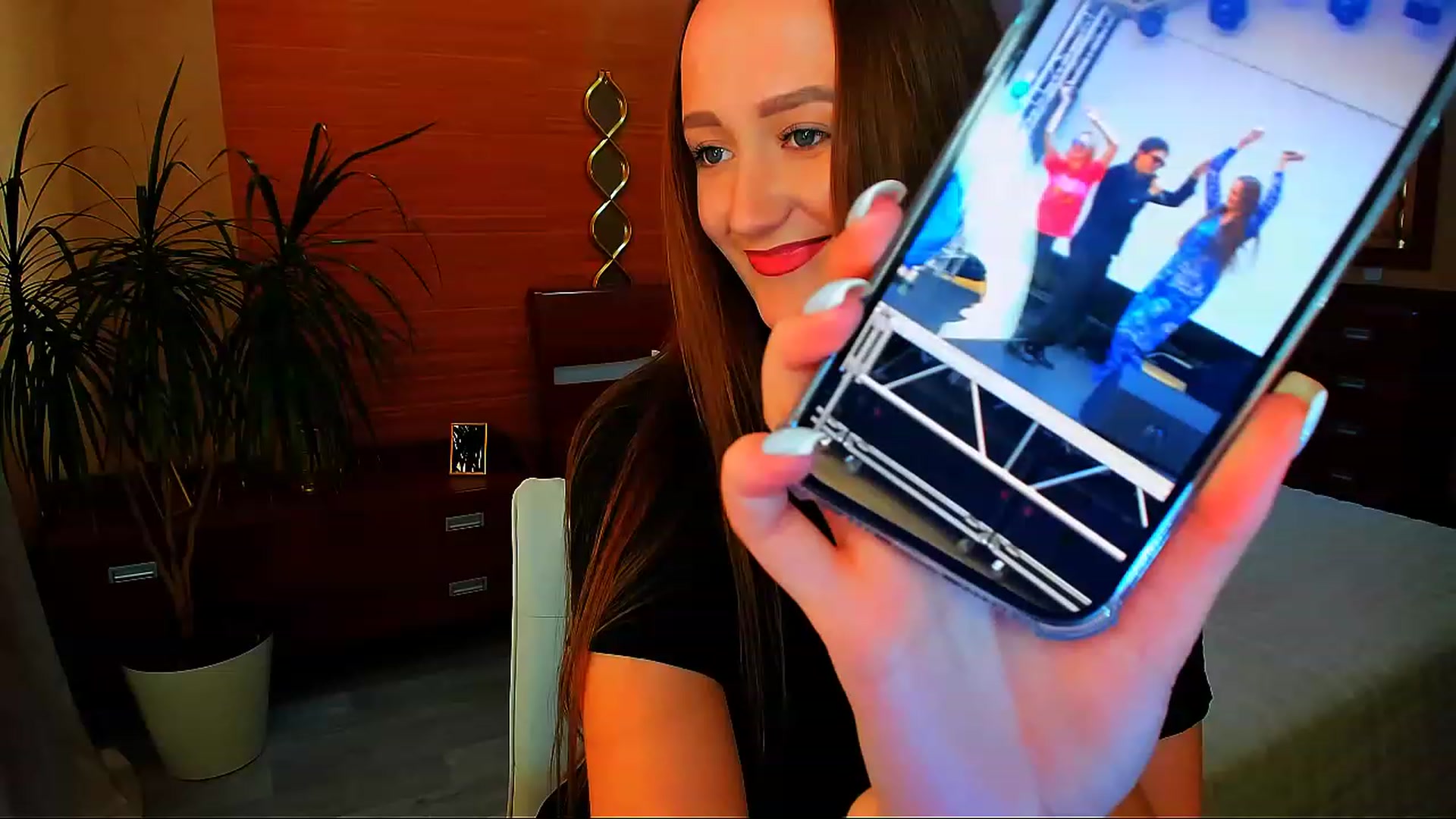 Gallery image thumbnail from TellMe_Yes's myfreecams stream on, 06/02/2023, 10:31 image 16 of 20