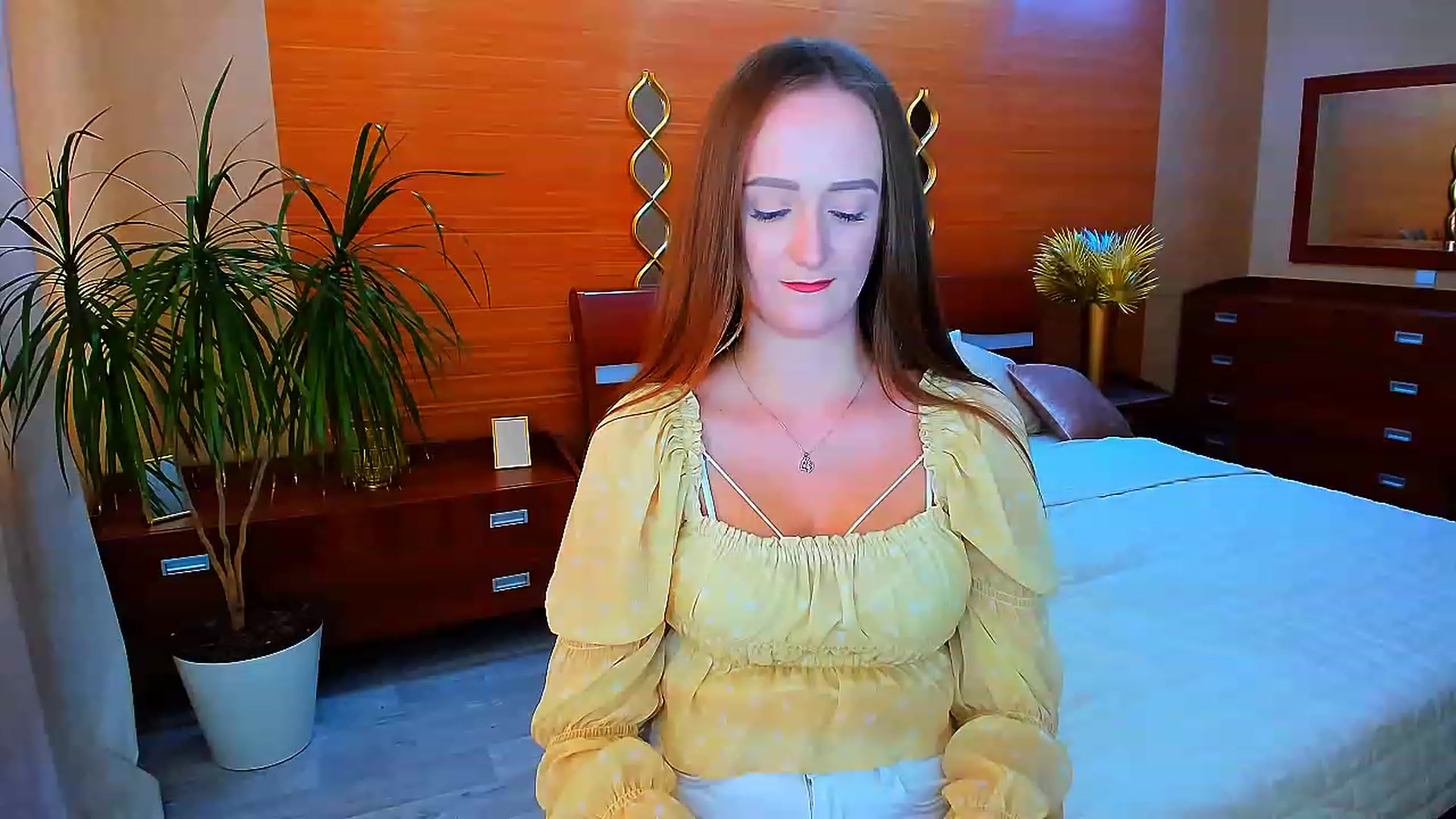 Gallery image thumbnail from TellMe_Yes's myfreecams stream on, 06/16/2023, 10:57 image 4 of 20