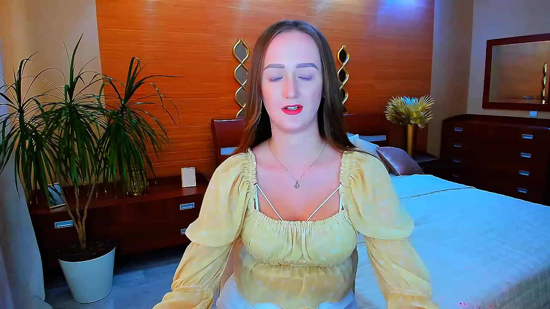 Gallery image thumbnail from TellMe_Yes's myfreecams stream on, 06/16/2023, 11:47 image 5 of 20