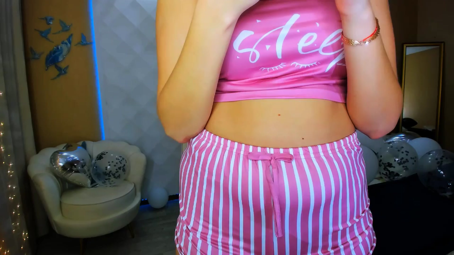Gallery image thumbnail from TellMe_Yes's myfreecams stream on, 03/27/2024, 01:47 image 4 of 20