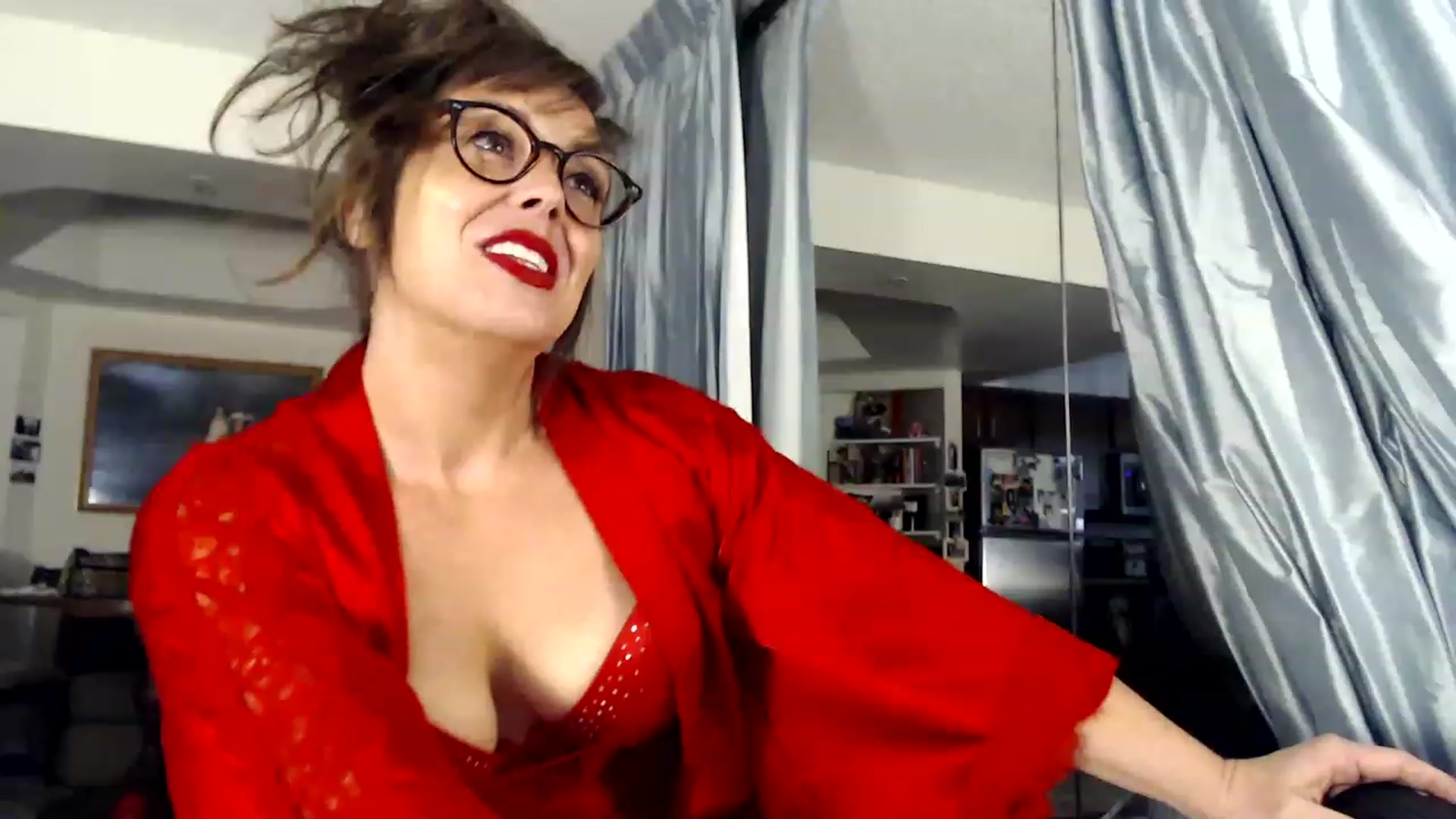 Gallery image thumbnail from TemptinDesire's myfreecams stream on, 12/25/2022, 15:33 image 12 of 20