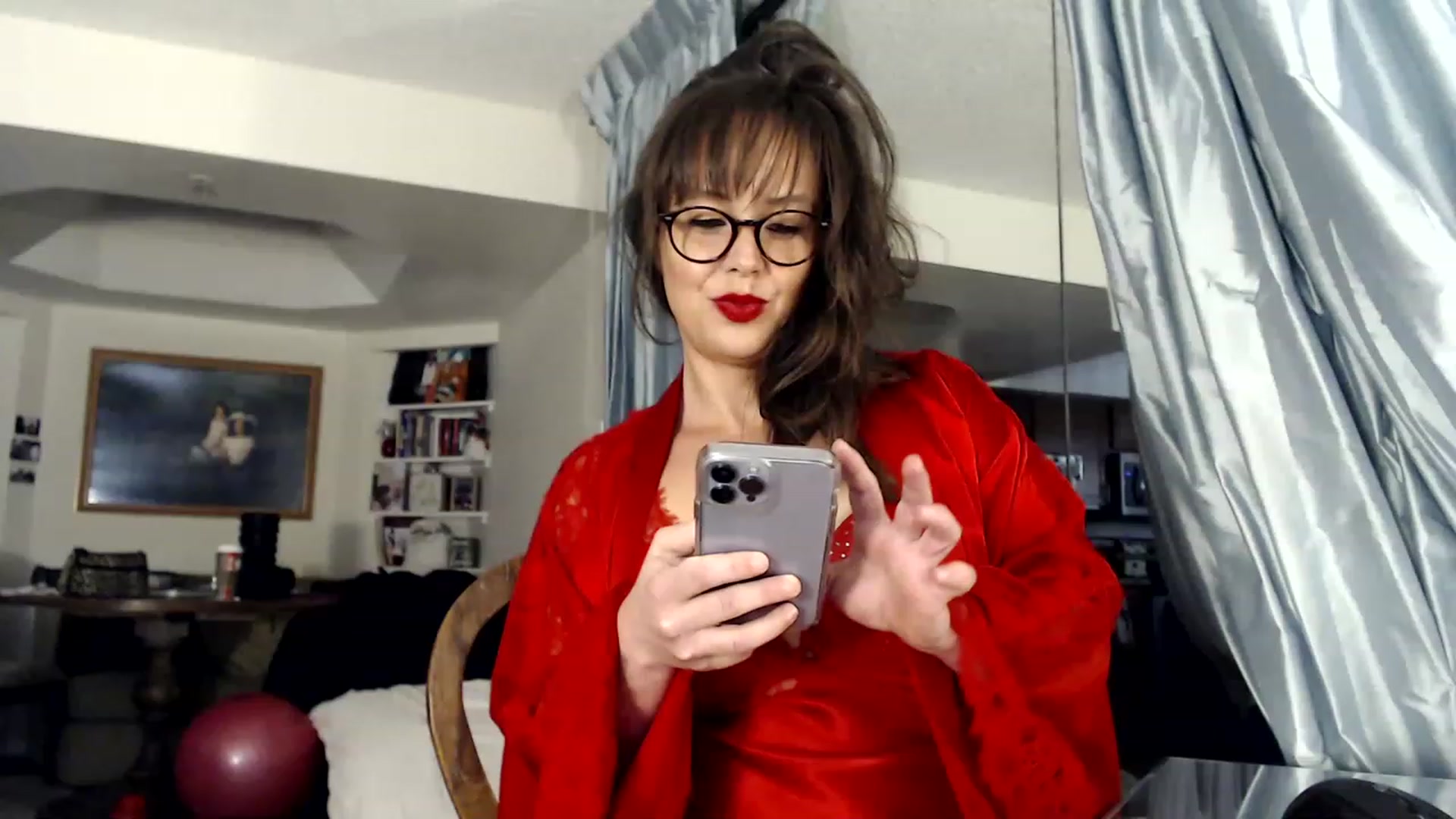 Gallery image thumbnail from TemptinDesire's myfreecams stream on, 12/25/2022, 15:33 image 16 of 20