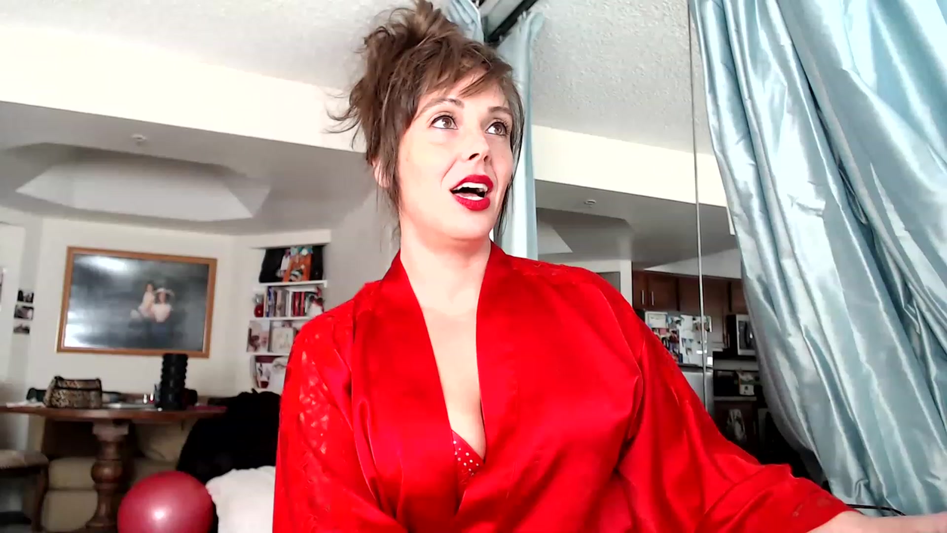 Gallery image thumbnail from TemptinDesire's myfreecams stream on, 12/25/2022, 16:10 image 2 of 20