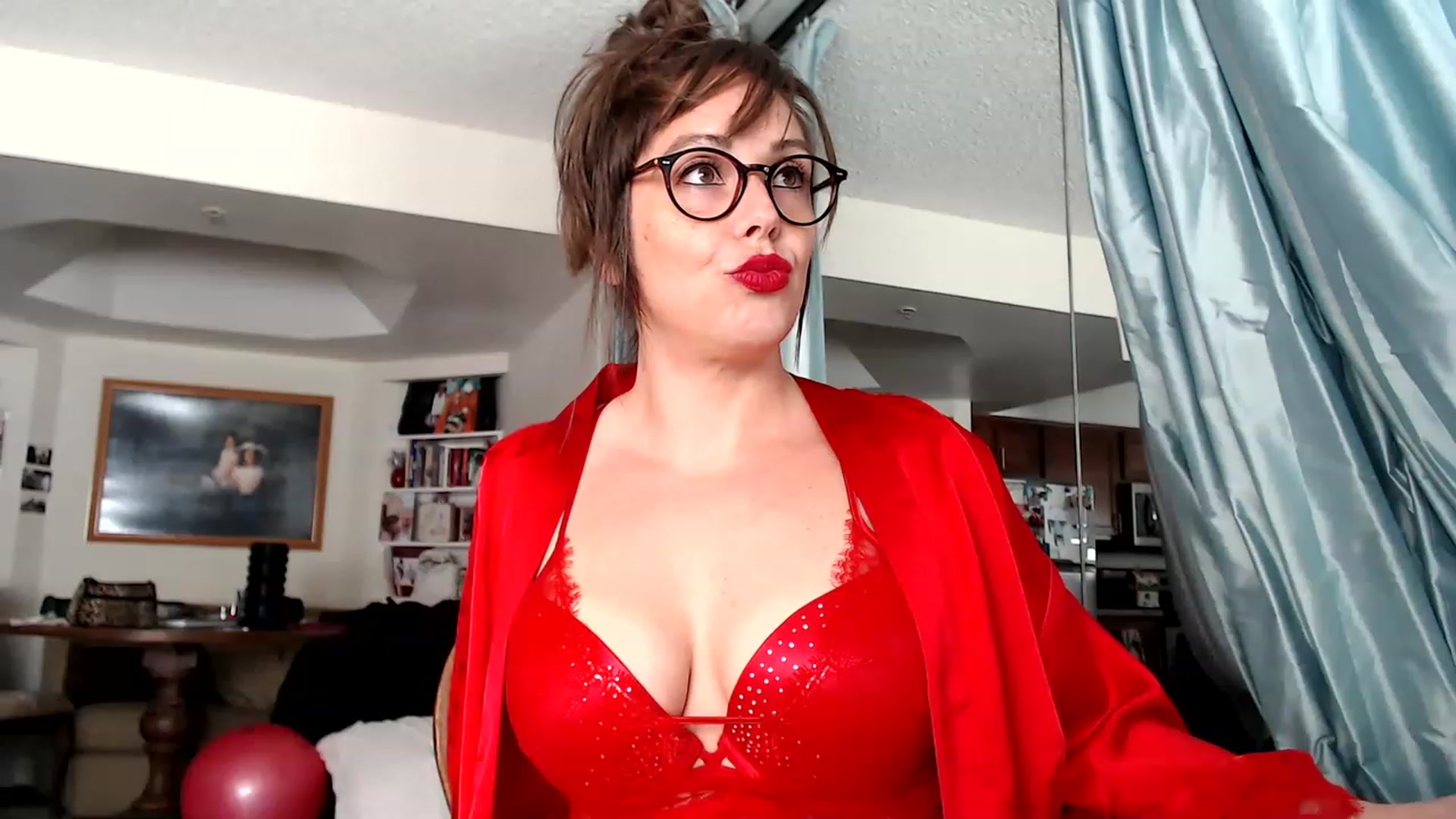 Gallery image thumbnail from TemptinDesire's myfreecams stream on, 12/25/2022, 16:10 image 19 of 20