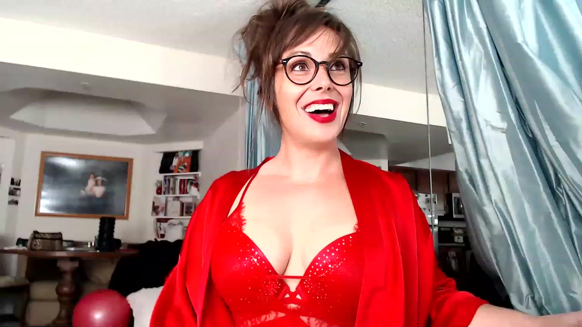 Gallery image thumbnail from TemptinDesire's myfreecams stream on, 12/25/2022, 16:10 image 8 of 20