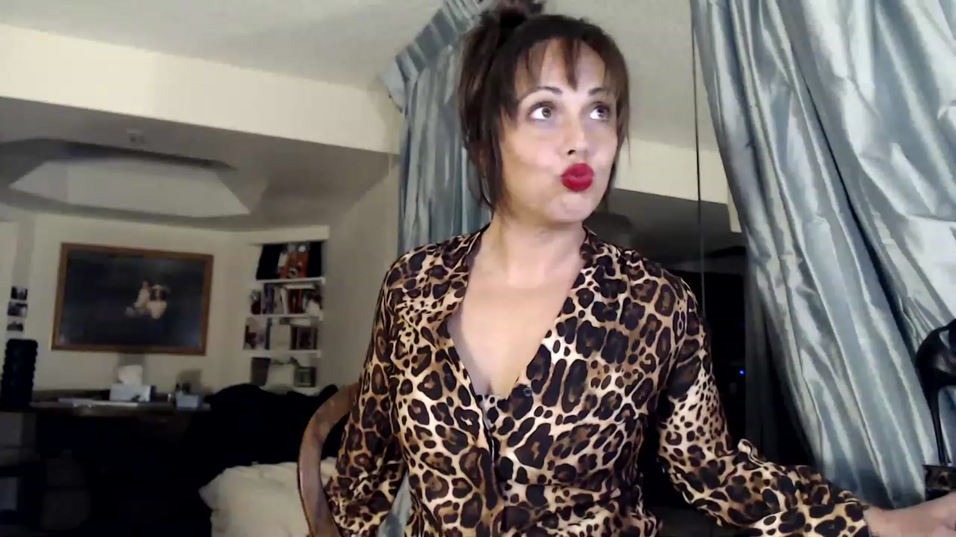 Gallery image thumbnail from TemptinDesire's myfreecams stream on, 12/31/2022, 11:23 image 16 of 20