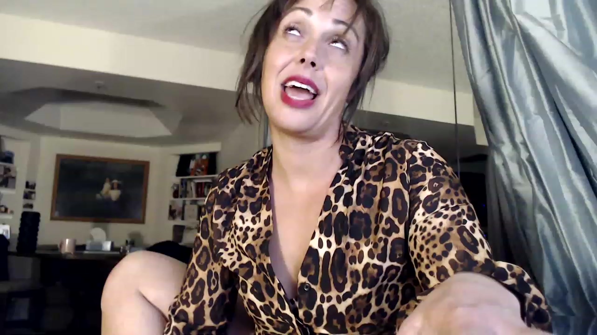 Gallery image thumbnail from TemptinDesire's myfreecams stream on, 12/31/2022, 13:01 image 17 of 20