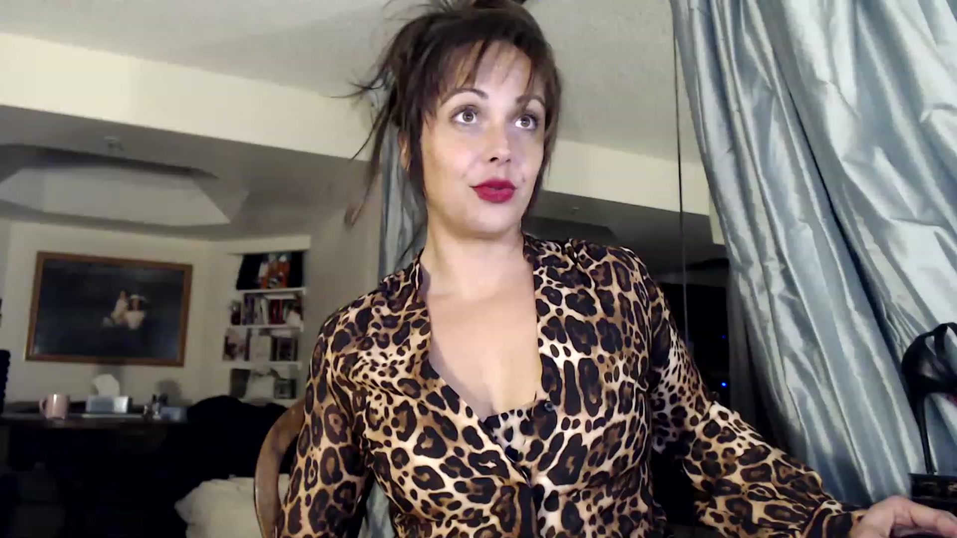 Gallery image thumbnail from TemptinDesire's myfreecams stream on, 12/31/2022, 13:01 image 3 of 20