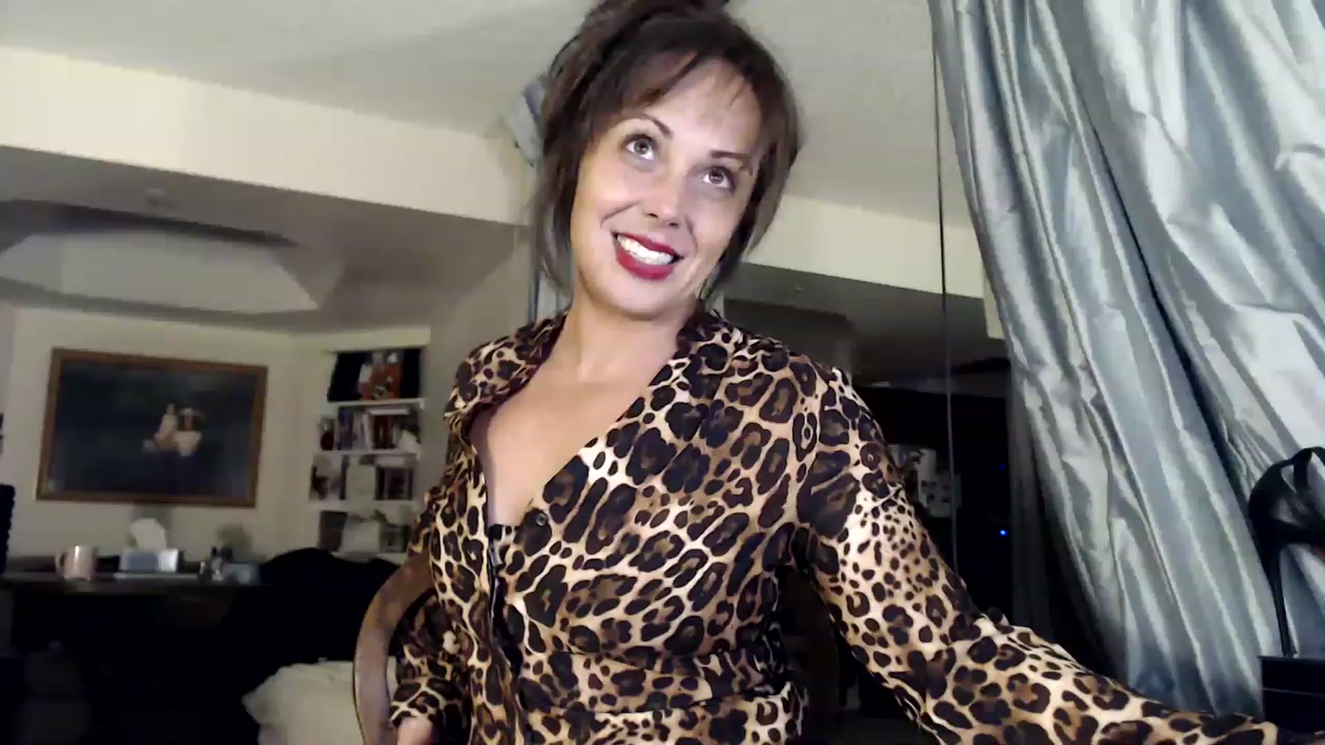 Gallery image thumbnail from TemptinDesire's myfreecams stream on, 12/31/2022, 13:01 image 7 of 20