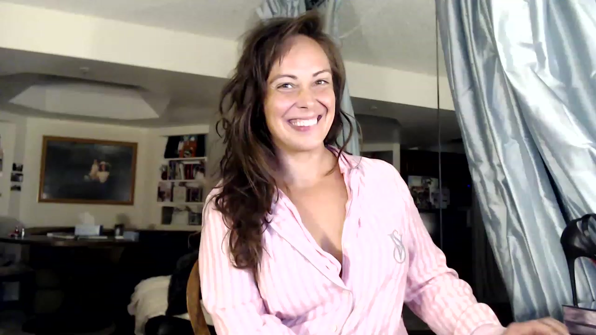 Gallery image thumbnail from TemptinDesire's myfreecams stream on, 01/02/2023, 13:03 image 9 of 20