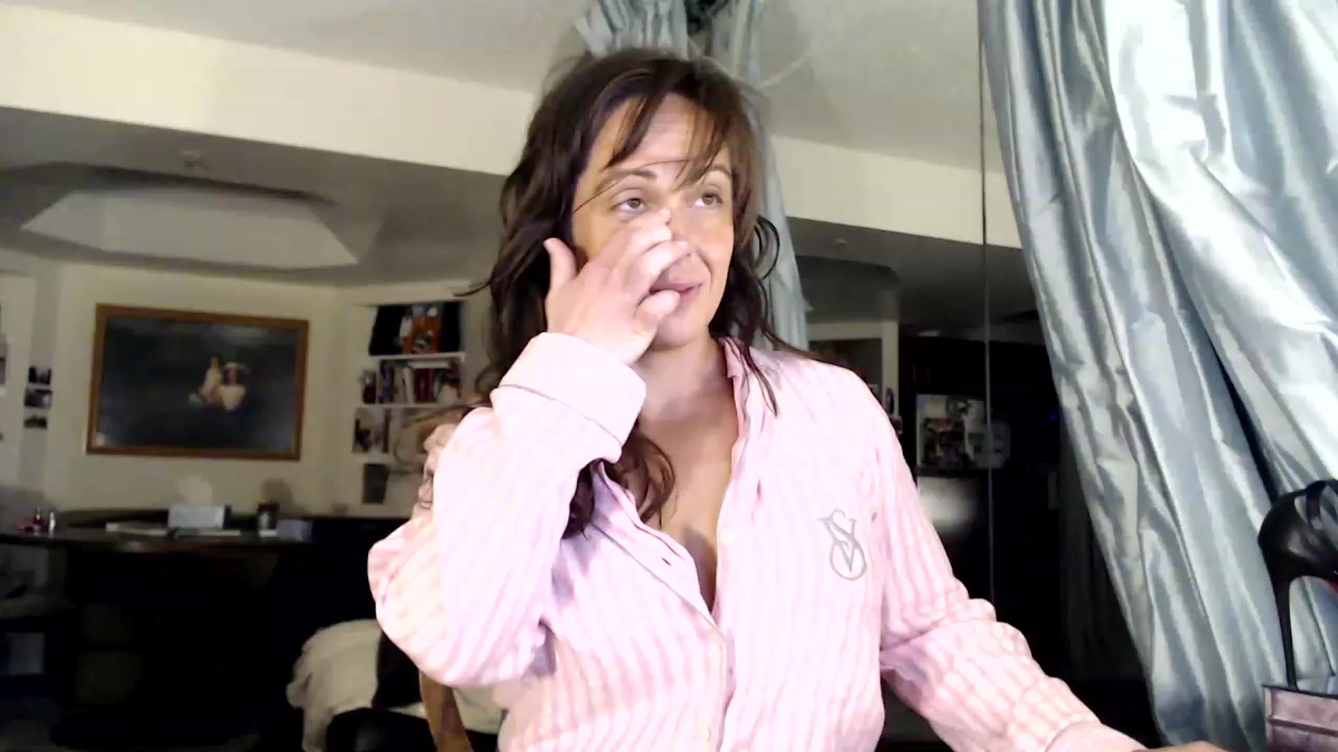 Gallery image thumbnail from TemptinDesire's myfreecams stream on, 01/02/2023, 13:03 image 7 of 20