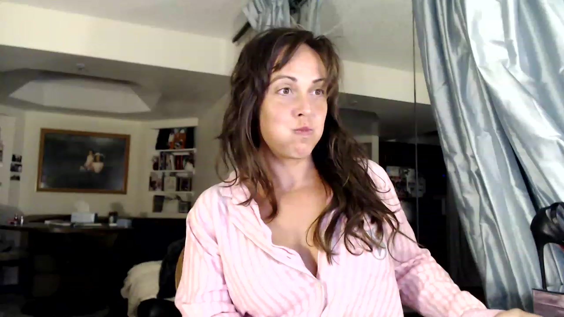 Gallery image thumbnail from TemptinDesire's myfreecams stream on, 01/02/2023, 13:03 image 5 of 20