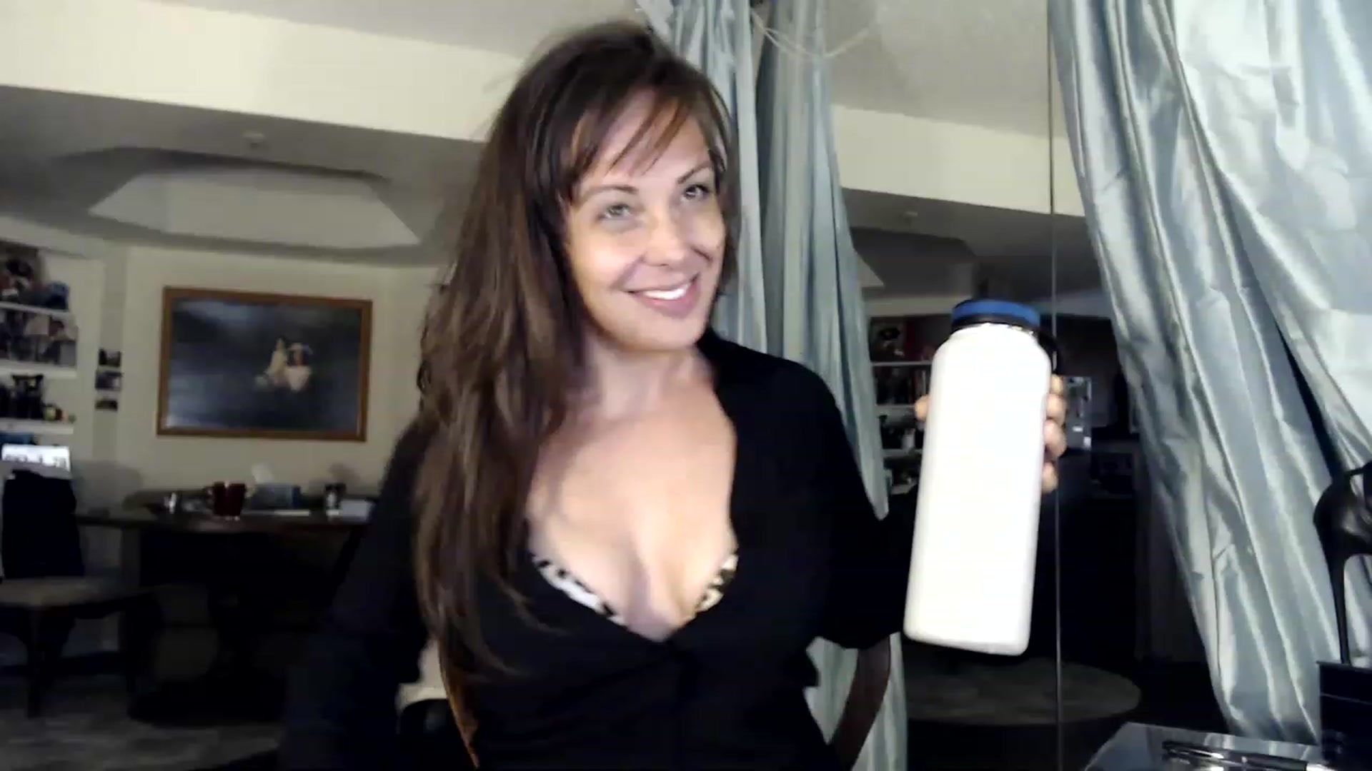 Gallery image thumbnail from TemptinDesire's myfreecams stream on, 01/04/2023, 15:39 image 13 of 20