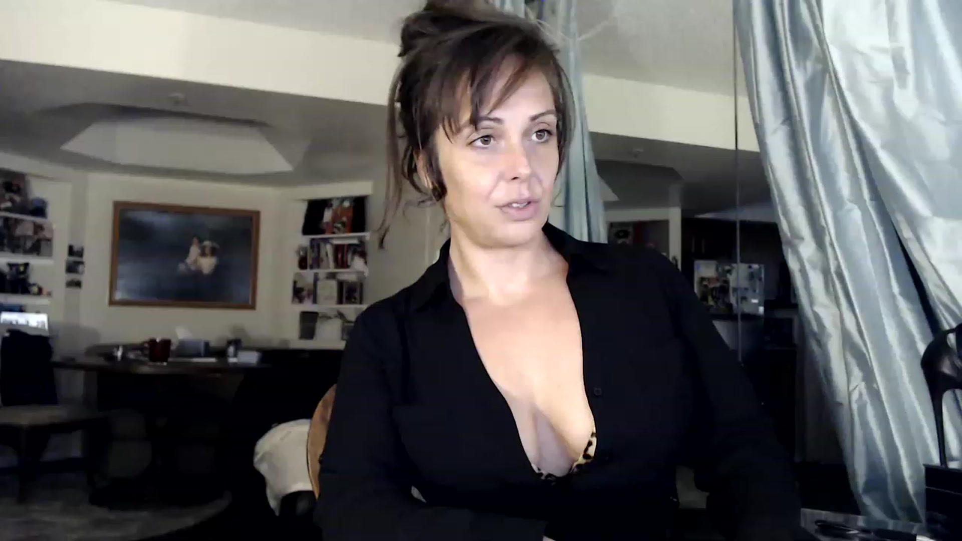 Gallery image thumbnail from TemptinDesire's myfreecams stream on, 01/04/2023, 15:39 image 5 of 20
