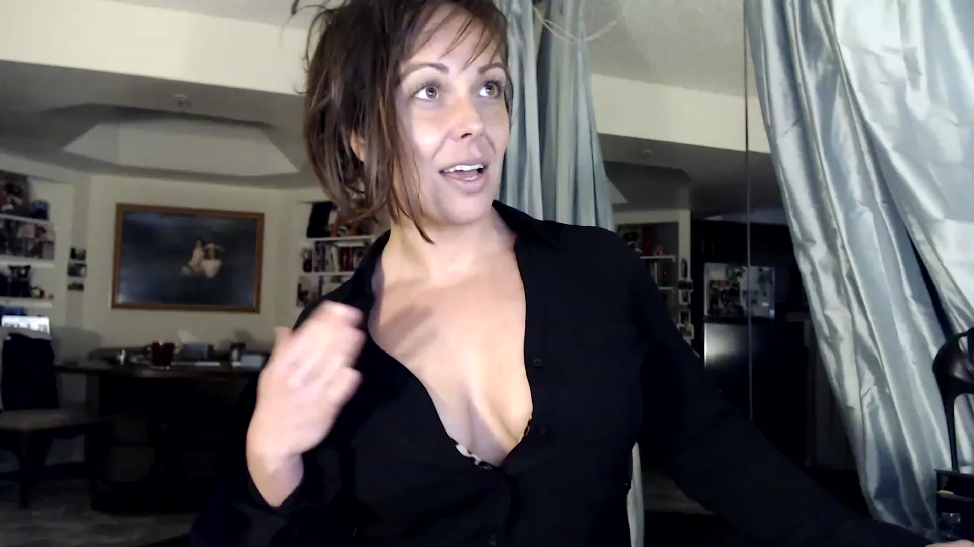 Gallery image thumbnail from TemptinDesire's myfreecams stream on, 01/04/2023, 15:39 image 16 of 20