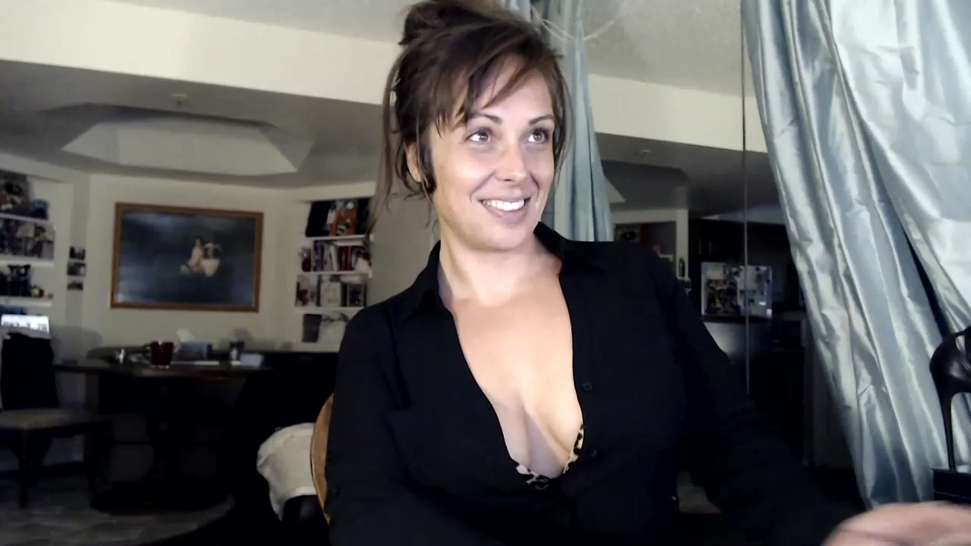 Gallery image thumbnail from TemptinDesire's myfreecams stream on, 01/04/2023, 15:39 image 4 of 20