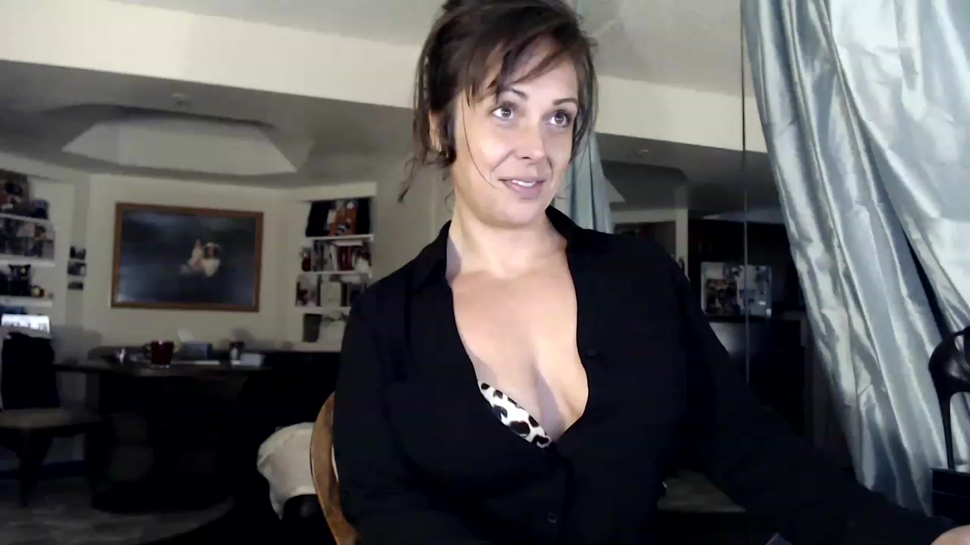 Gallery image thumbnail from TemptinDesire's myfreecams stream on, 01/04/2023, 15:39 image 2 of 20