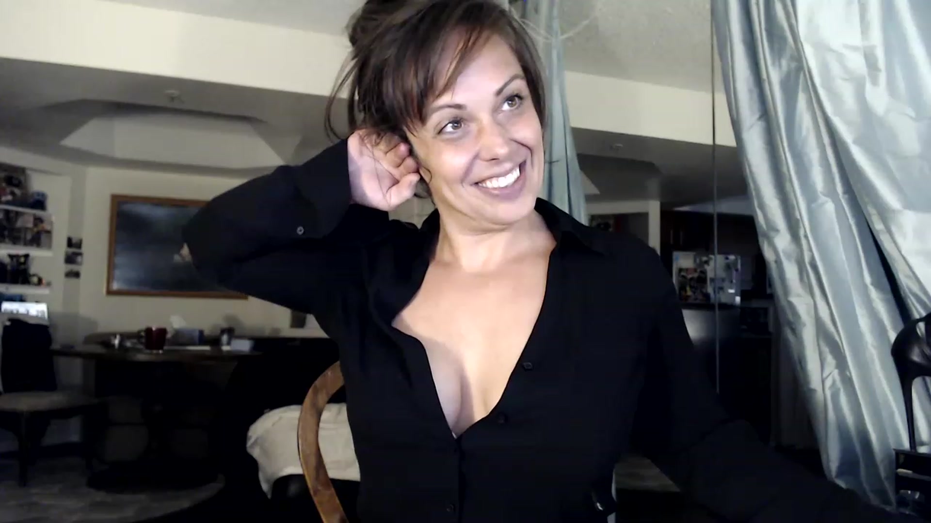 Gallery image thumbnail from TemptinDesire's myfreecams stream on, 01/04/2023, 15:39 image 9 of 20