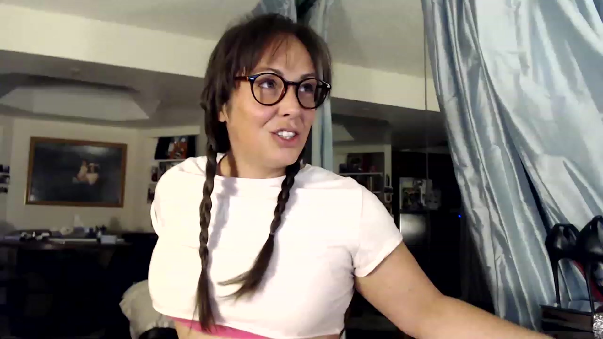 Gallery image thumbnail from TemptinDesire's myfreecams stream on, 01/09/2023, 12:11 image 3 of 20