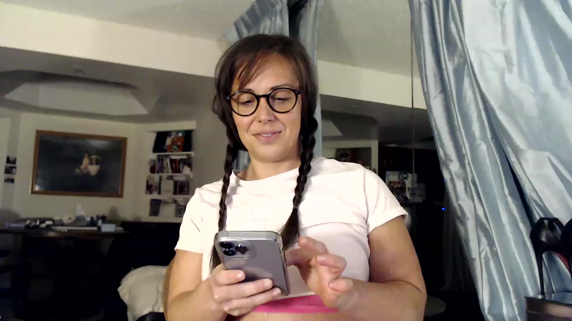 Gallery image thumbnail from TemptinDesire's myfreecams stream on, 01/09/2023, 12:27 image 15 of 20