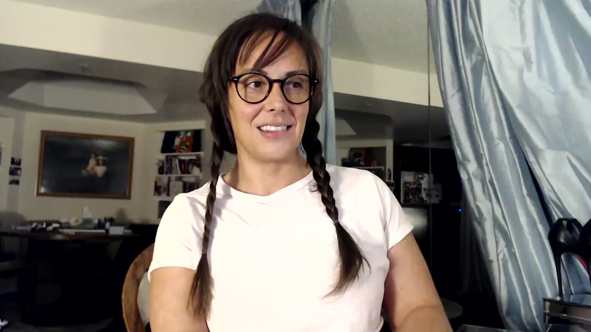 Gallery image thumbnail from TemptinDesire's myfreecams stream on, 01/09/2023, 13:15 image 4 of 20