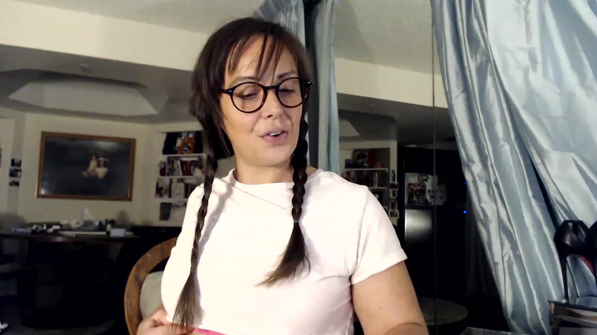 Gallery image thumbnail from TemptinDesire's myfreecams stream on, 01/09/2023, 13:15 image 14 of 20