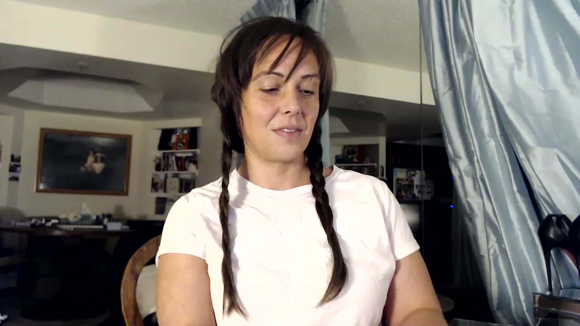 Gallery image thumbnail from TemptinDesire's myfreecams stream on, 01/09/2023, 13:15 image 16 of 20