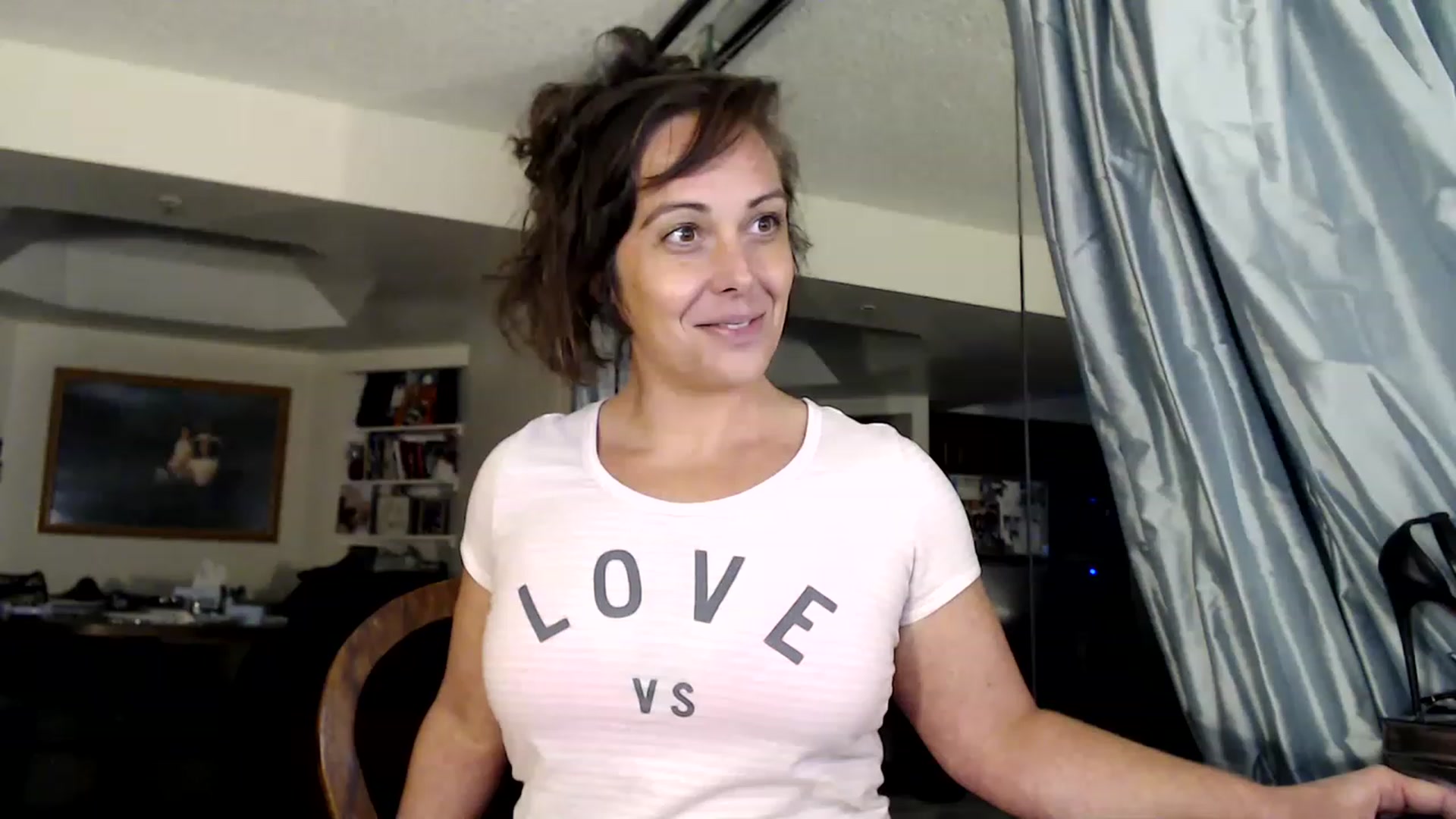 Gallery image thumbnail from TemptinDesire's myfreecams stream on, 01/15/2023, 17:06 image 6 of 20