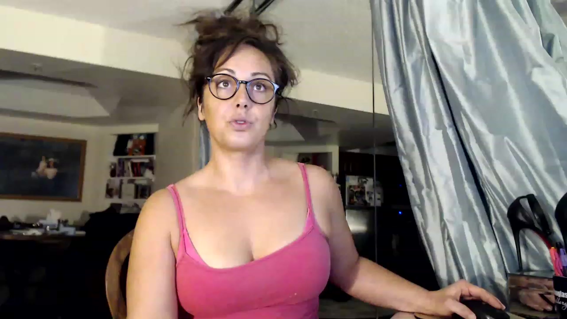 Gallery image thumbnail from TemptinDesire's myfreecams stream on, 01/16/2023, 10:50 image 7 of 20