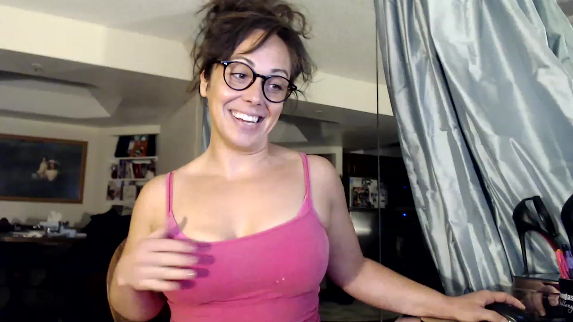 Gallery image thumbnail from TemptinDesire's myfreecams stream on, 01/16/2023, 10:50 image 10 of 20