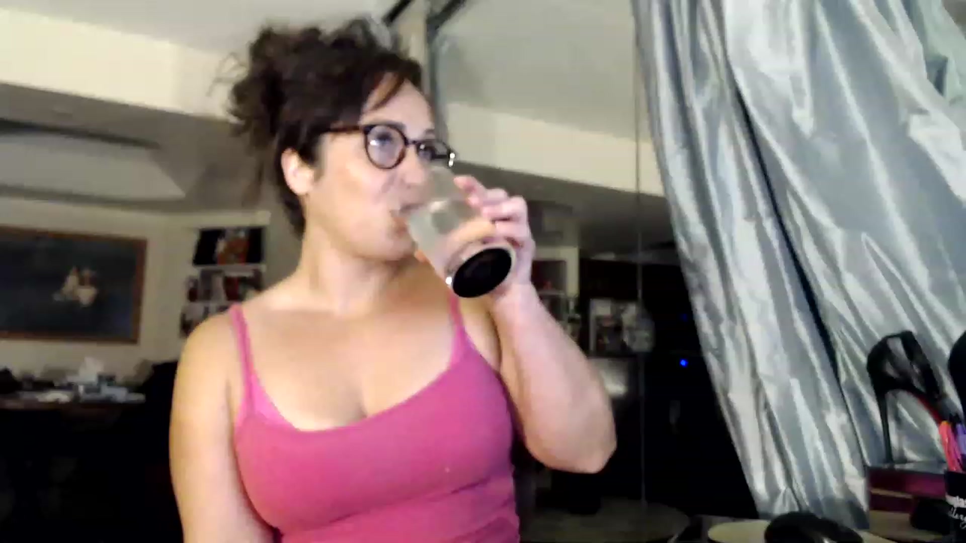 Gallery image thumbnail from TemptinDesire's myfreecams stream on, 01/16/2023, 10:50 image 6 of 20