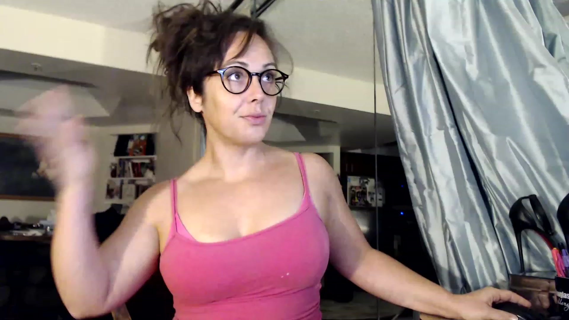 Gallery image thumbnail from TemptinDesire's myfreecams stream on, 01/16/2023, 10:50 image 14 of 20