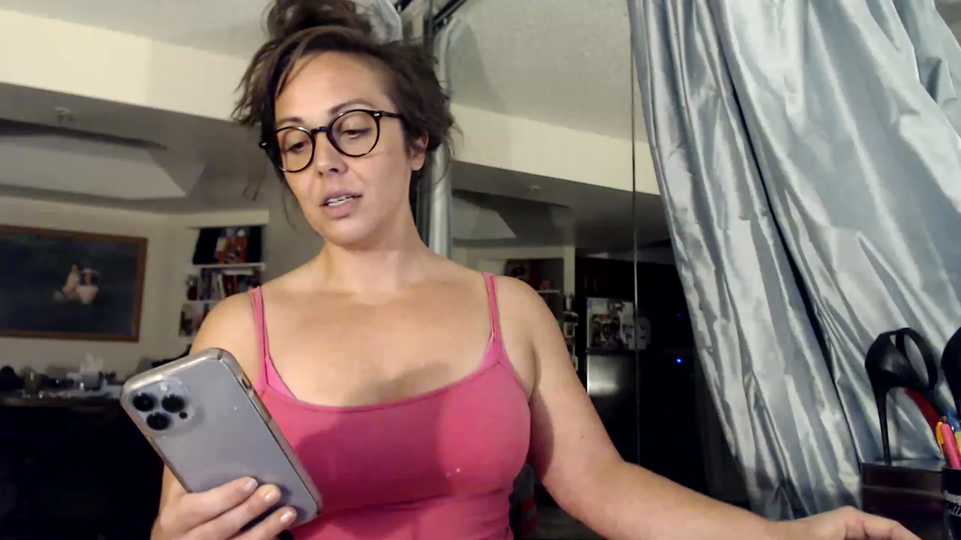 Gallery image thumbnail from TemptinDesire's myfreecams stream on, 01/16/2023, 13:13 image 18 of 20