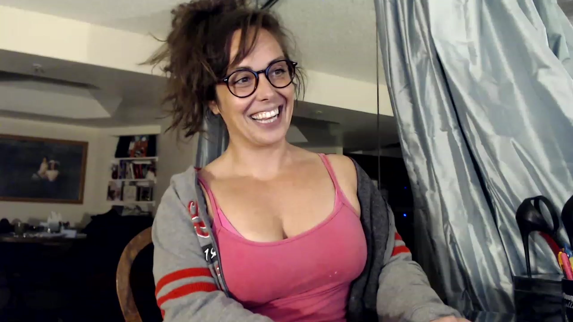 Gallery image thumbnail from TemptinDesire's myfreecams stream on, 01/16/2023, 13:13 image 11 of 20