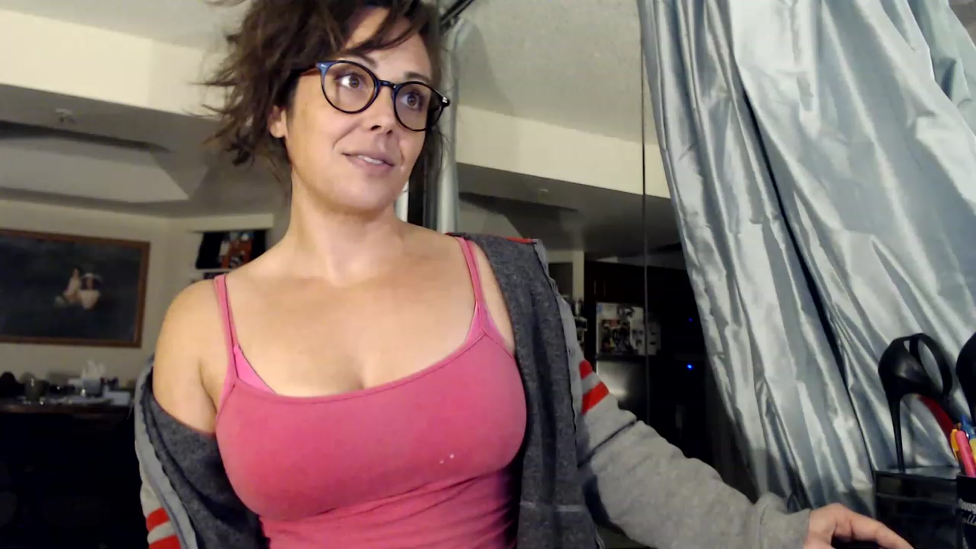 Gallery image thumbnail from TemptinDesire's myfreecams stream on, 01/16/2023, 13:13 image 6 of 20