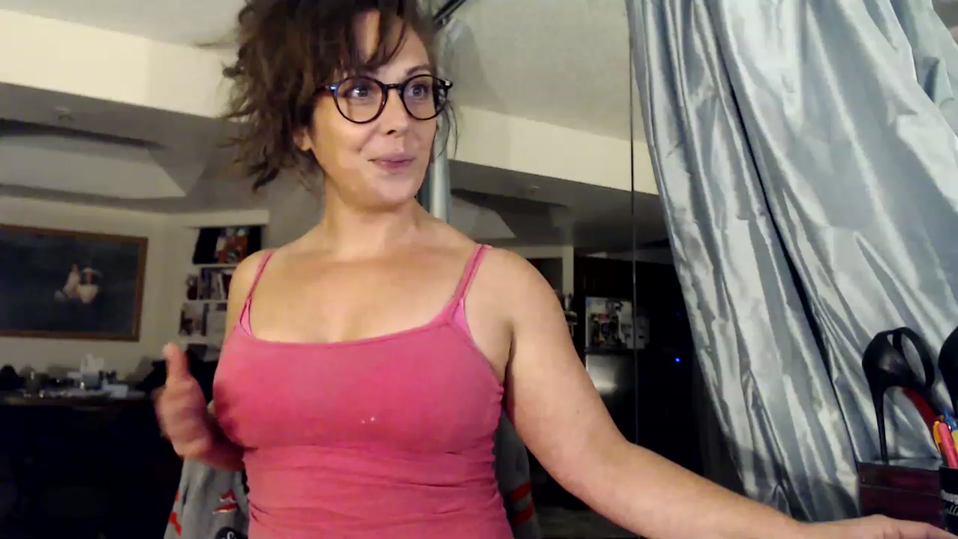 Gallery image thumbnail from TemptinDesire's myfreecams stream on, 01/16/2023, 13:13 image 13 of 20