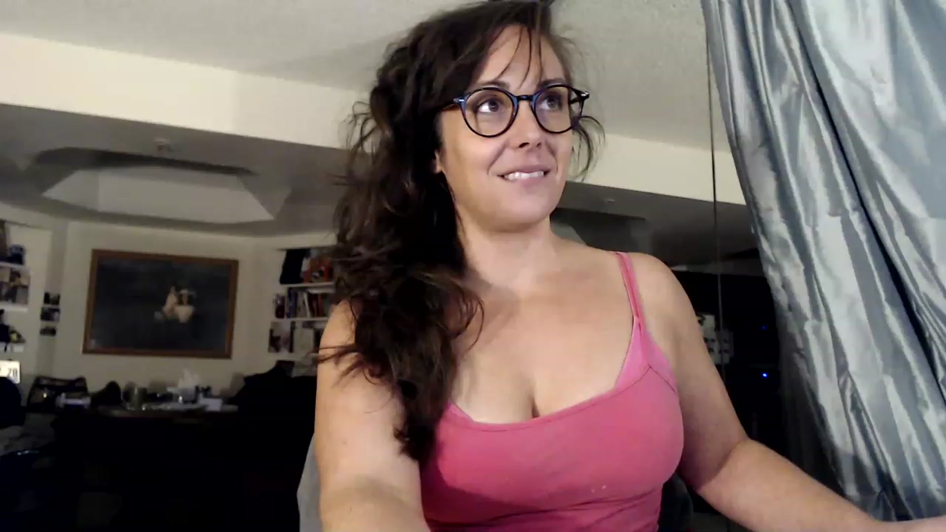 Gallery image thumbnail from TemptinDesire's myfreecams stream on, 01/16/2023, 14:39 image 2 of 20
