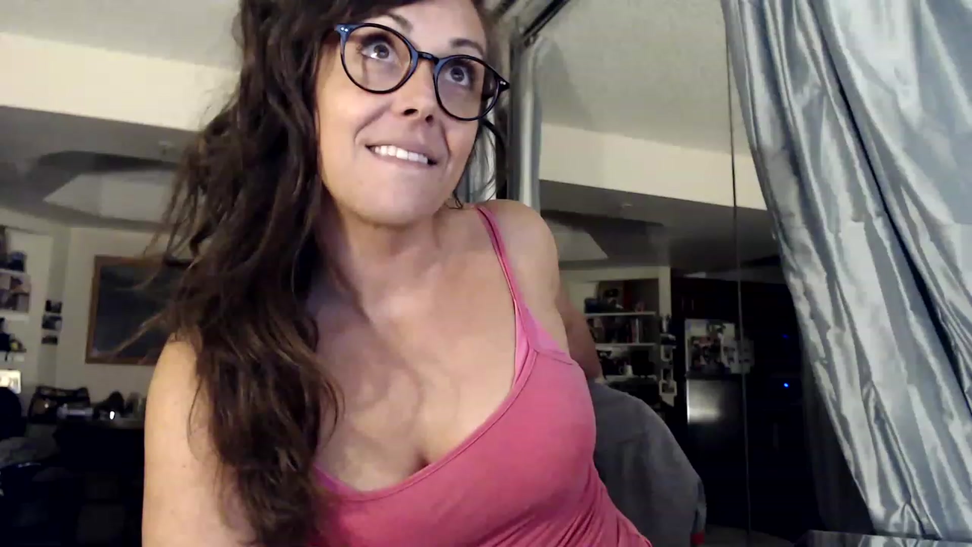 Gallery image thumbnail from TemptinDesire's myfreecams stream on, 01/16/2023, 14:39 image 9 of 20