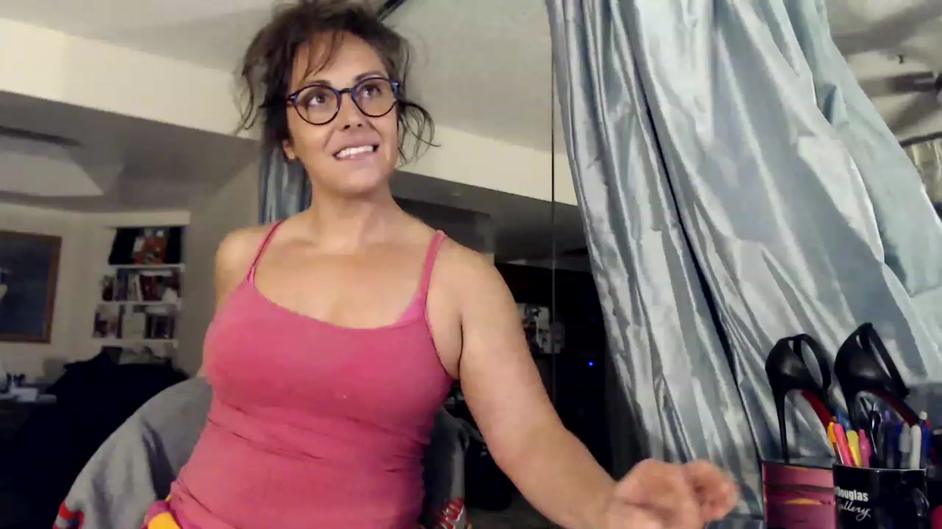 Gallery image thumbnail from TemptinDesire's myfreecams stream on, 01/16/2023, 14:39 image 13 of 20